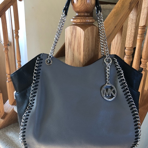 COPY - Michael Kors - Picture 2 of 7